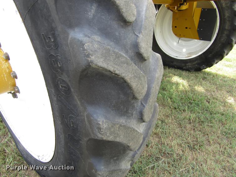 image for item DC0068 2007 Ag-Chem RoGator 1286C applicator