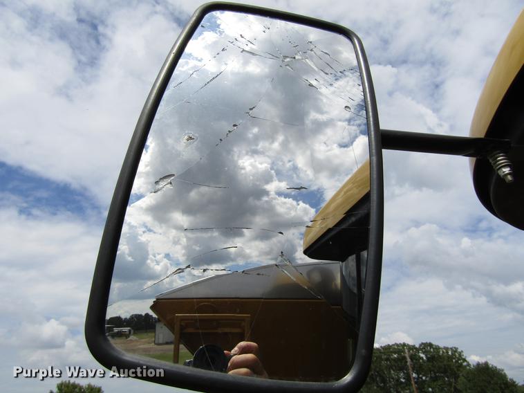 image for item DC0068 2007 Ag-Chem RoGator 1286C applicator