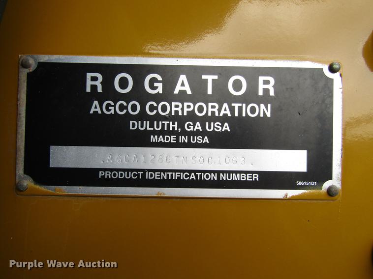 image for item DC0068 2007 Ag-Chem RoGator 1286C applicator