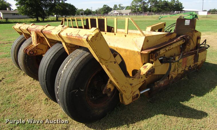 image for item DC0069 Fabco Scoopall scraper