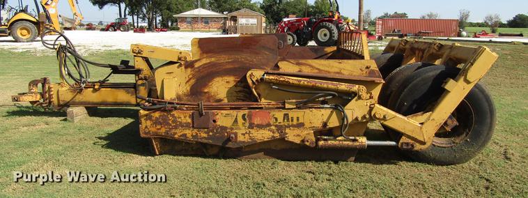 image for item DC0069 Fabco Scoopall scraper