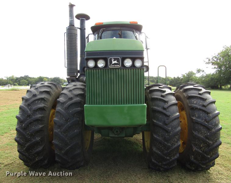 image for item DC0070 1984 John Deere 8450 4WD tractor