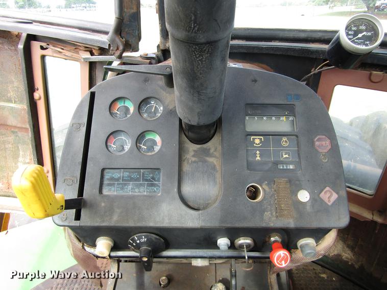 image for item DC0070 1984 John Deere 8450 4WD tractor