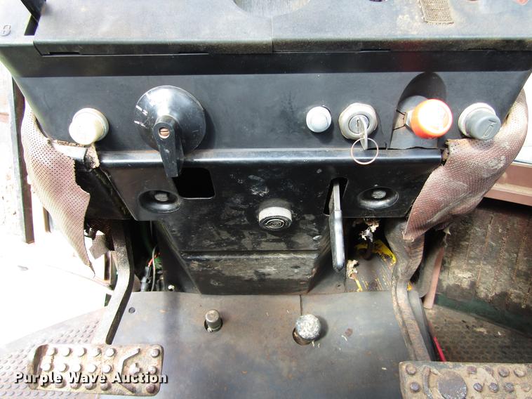 image for item DC0070 1984 John Deere 8450 4WD tractor