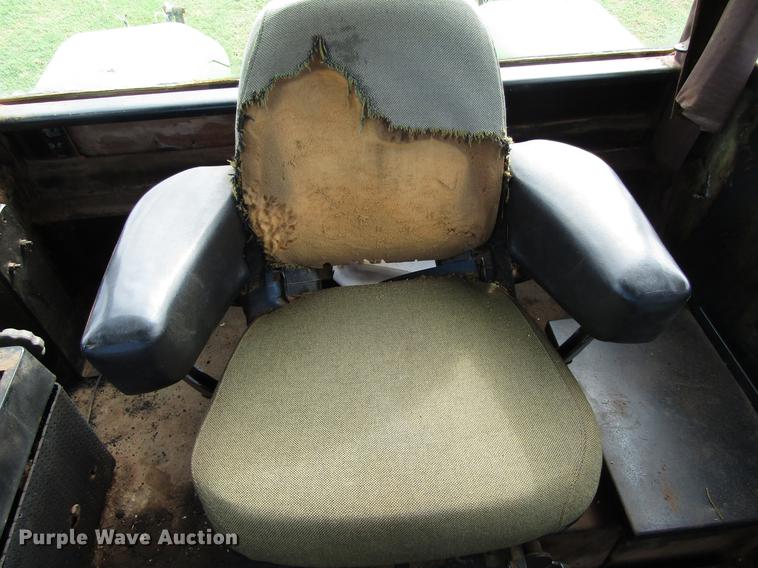 image for item DC0070 1984 John Deere 8450 4WD tractor