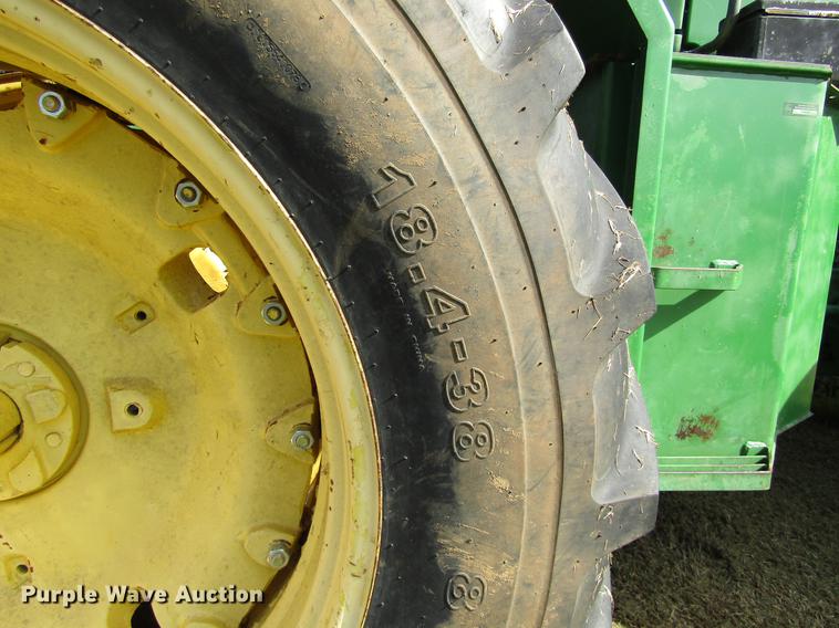 image for item DC0070 1984 John Deere 8450 4WD tractor