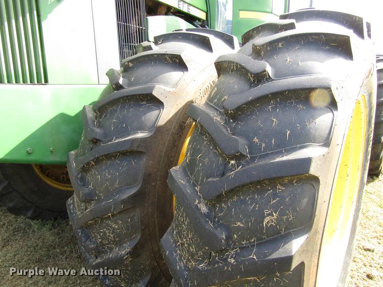 image for item DC0070 1984 John Deere 8450 4WD tractor