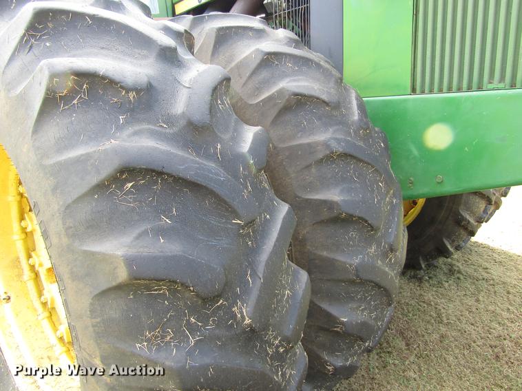 image for item DC0070 1984 John Deere 8450 4WD tractor