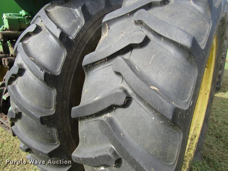 image for item DC0070 1984 John Deere 8450 4WD tractor