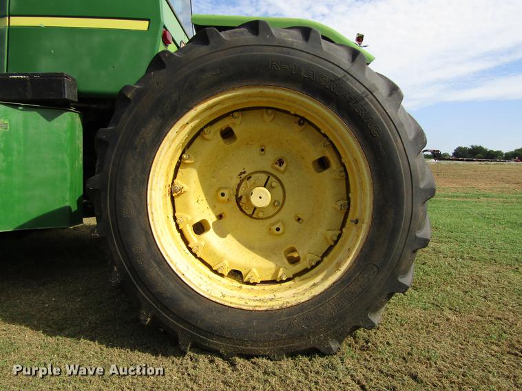 image for item DC0070 1984 John Deere 8450 4WD tractor