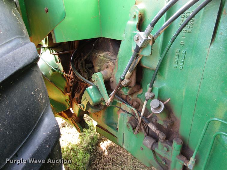 image for item DC0070 1984 John Deere 8450 4WD tractor