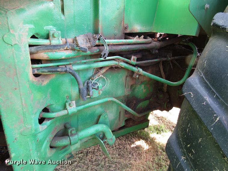 image for item DC0070 1984 John Deere 8450 4WD tractor