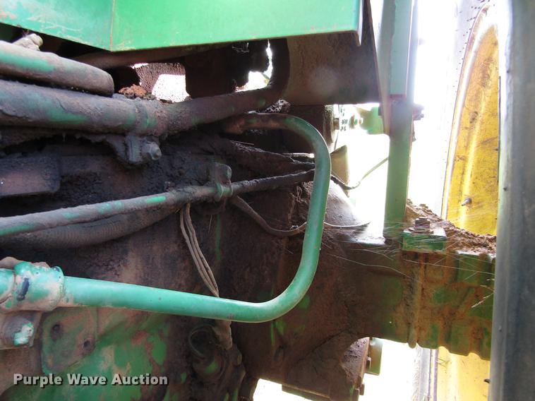 image for item DC0070 1984 John Deere 8450 4WD tractor