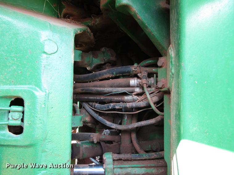 image for item DC0070 1984 John Deere 8450 4WD tractor