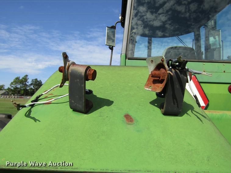 image for item DC0070 1984 John Deere 8450 4WD tractor