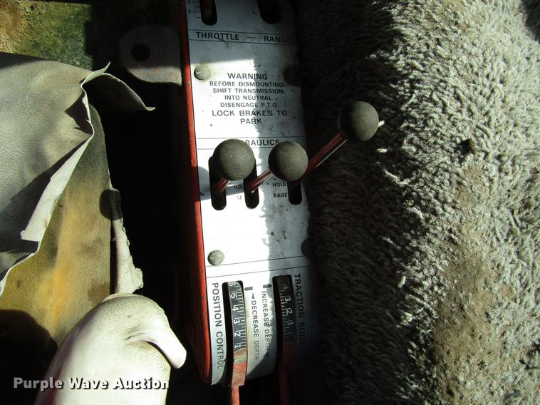 image for item DD4366 Allis Chalmers 190 tractor