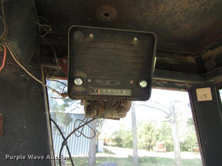 image for item DD4369 Allis Chalmers AC7030 tractor