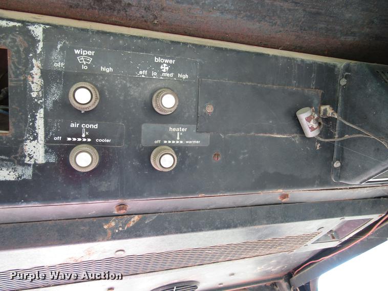 image for item DD4369 Allis Chalmers AC7030 tractor