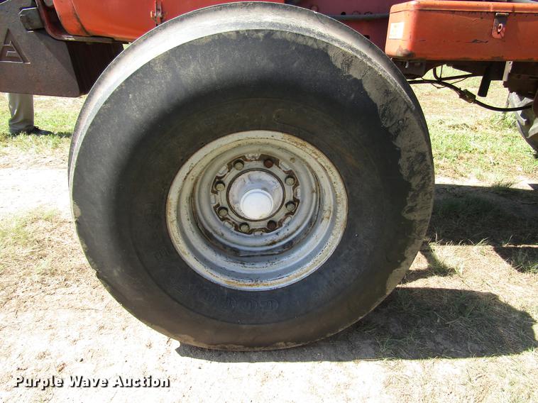 image for item DD4369 Allis Chalmers AC7030 tractor