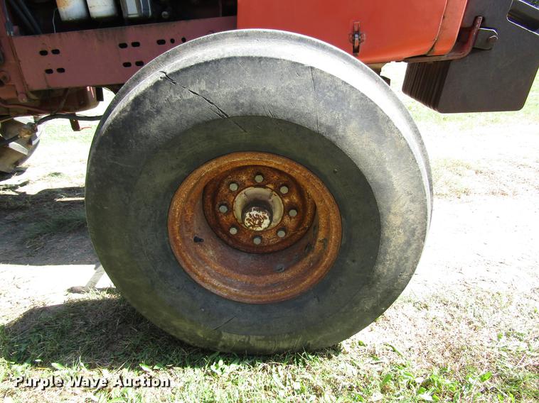 image for item DD4369 Allis Chalmers AC7030 tractor