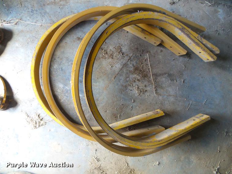 image for item DD5887 Massey-Ferguson 1560 round baler