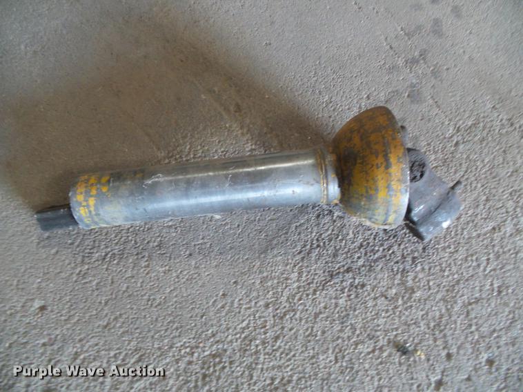 image for item DD5887 Massey-Ferguson 1560 round baler