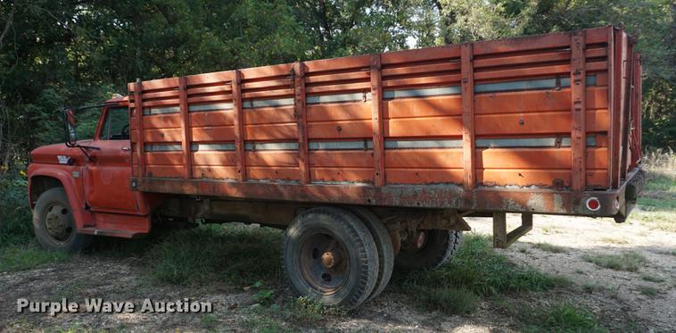 image for item DD6532 1966 Chevrolet C60 grain truck
