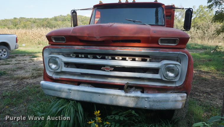 image for item DD6532 1966 Chevrolet C60 grain truck