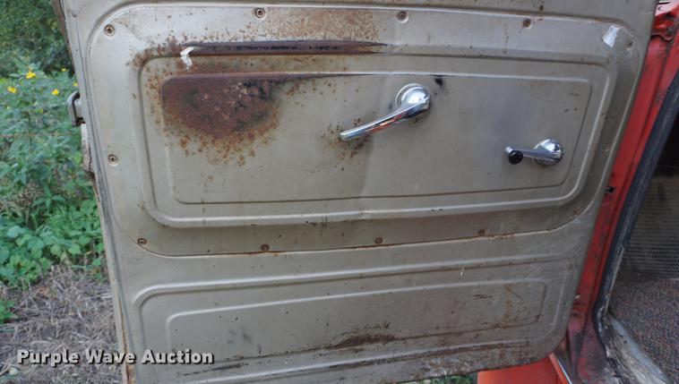 image for item DD6532 1966 Chevrolet C60 grain truck