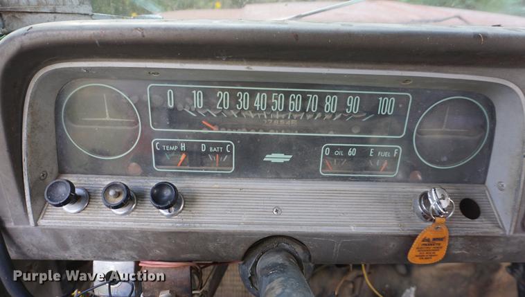image for item DD6532 1966 Chevrolet C60 grain truck
