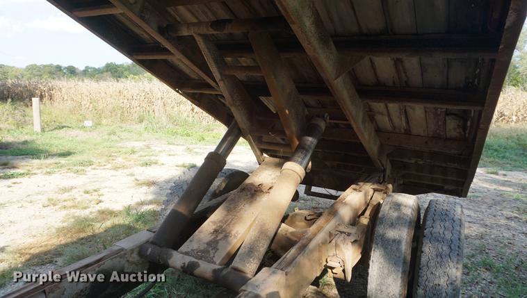 image for item DD6532 1966 Chevrolet C60 grain truck