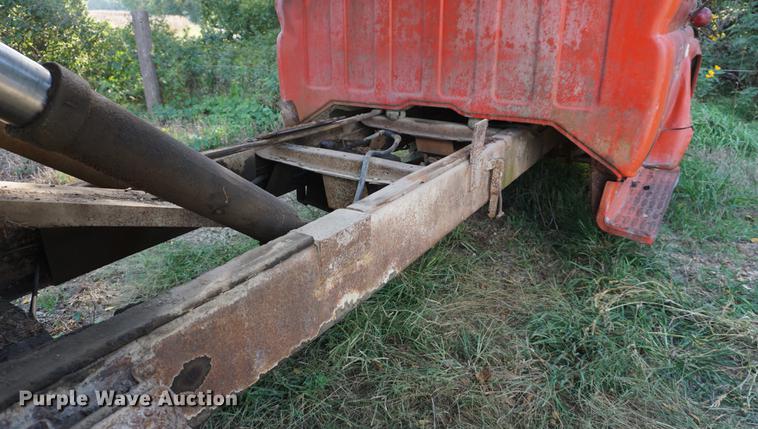 image for item DD6532 1966 Chevrolet C60 grain truck