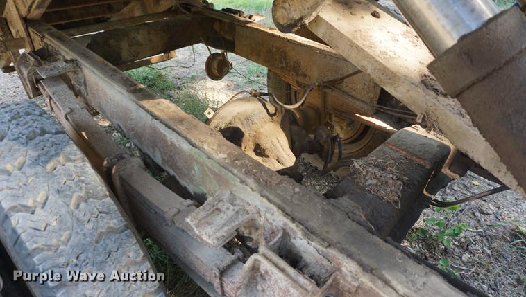 image for item DD6532 1966 Chevrolet C60 grain truck