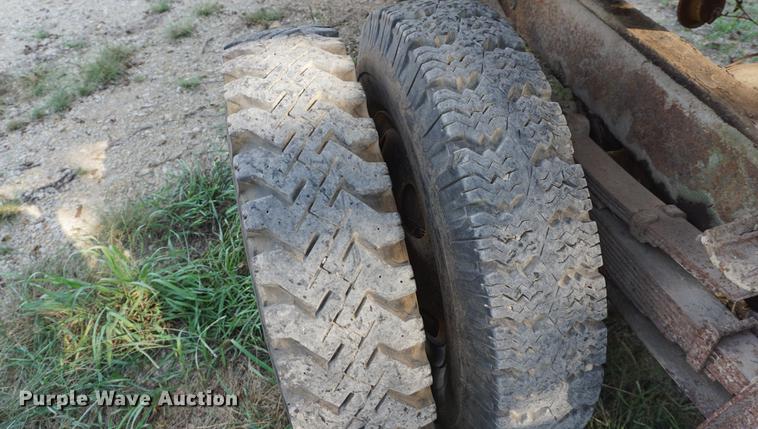 image for item DD6532 1966 Chevrolet C60 grain truck