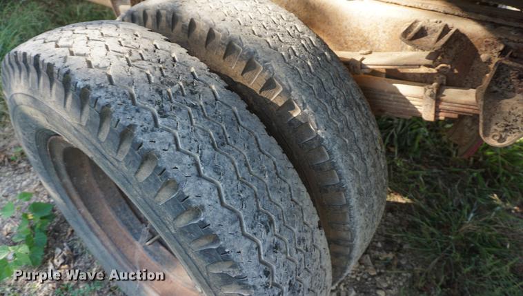 image for item DD6532 1966 Chevrolet C60 grain truck