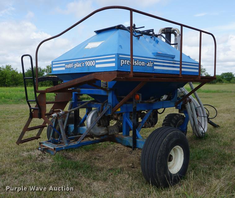 DMI NutriPlacr 9000 fertilizer cart in Wellsville, KS Item DD7888 sold Purple Wave