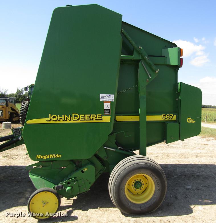 image for item DD8911 2004 John Deere 567 round baler