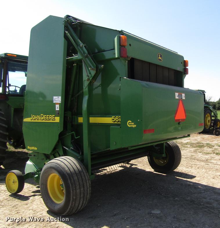 image for item DD8911 2004 John Deere 567 round baler