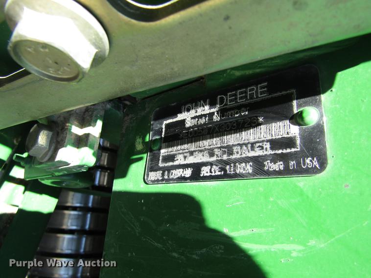 image for item DD8911 2004 John Deere 567 round baler