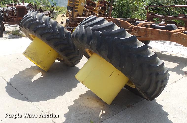 image for item DE4837 (2) John Deere 14.9R30 dual front tires