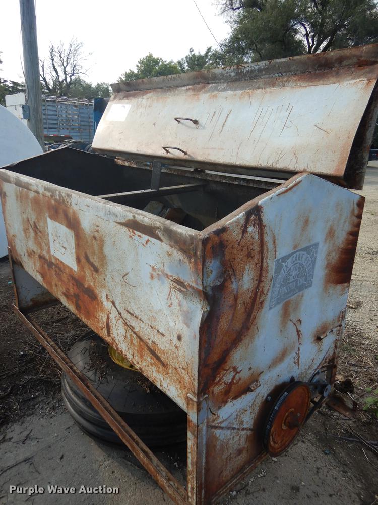 Bar Six cake feeder in Riley, KS Item DF1756 sold Purple Wave