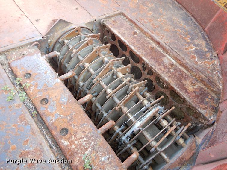 image for item DF1757 HayBuster Big Bite H1000 bale processor