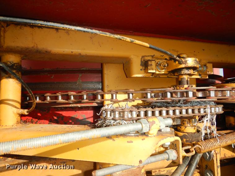 image for item DF1757 HayBuster Big Bite H1000 bale processor