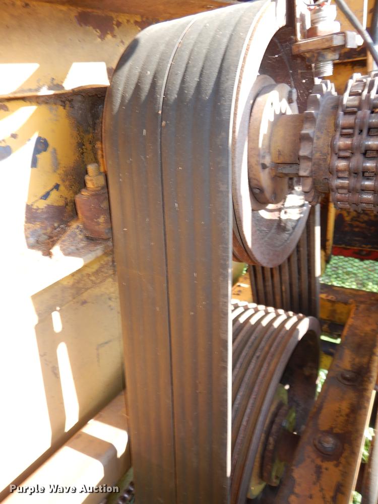 image for item DF1757 HayBuster Big Bite H1000 bale processor