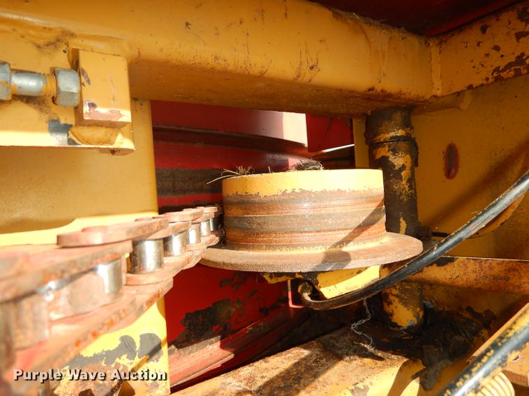 image for item DF1757 HayBuster Big Bite H1000 bale processor