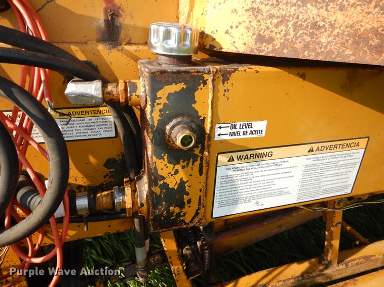 image for item DF1757 HayBuster Big Bite H1000 bale processor