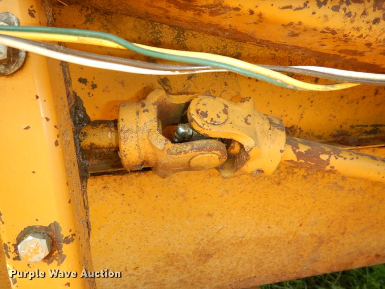 image for item DF1757 HayBuster Big Bite H1000 bale processor