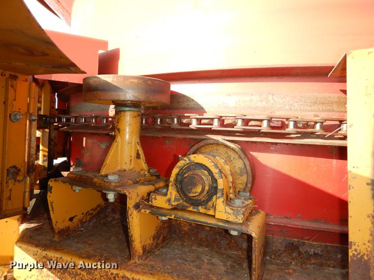 image for item DF1757 HayBuster Big Bite H1000 bale processor