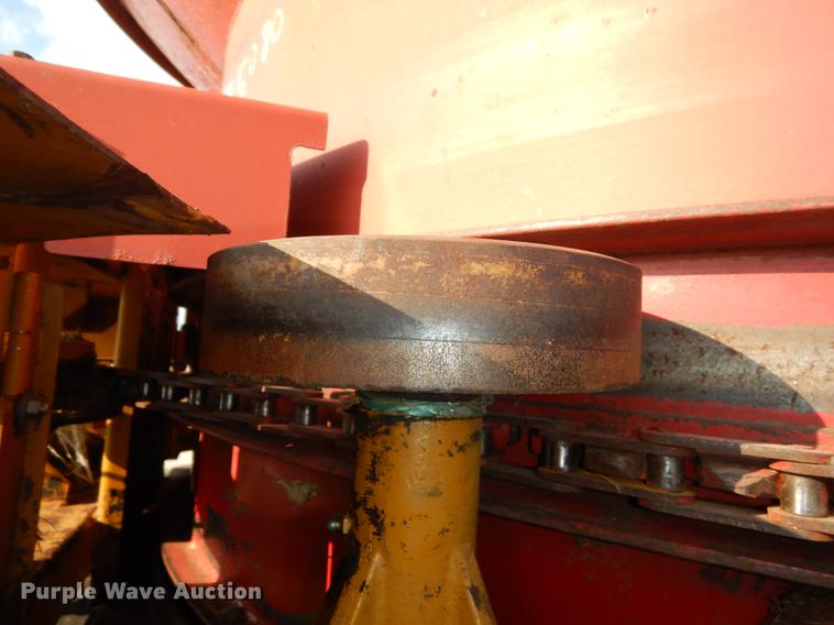 image for item DF1757 HayBuster Big Bite H1000 bale processor