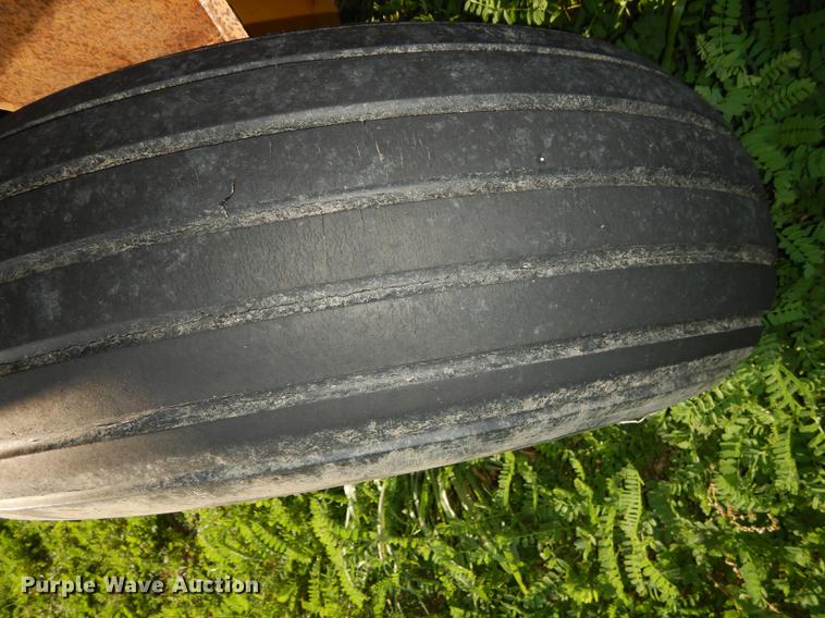 image for item DF1757 HayBuster Big Bite H1000 bale processor